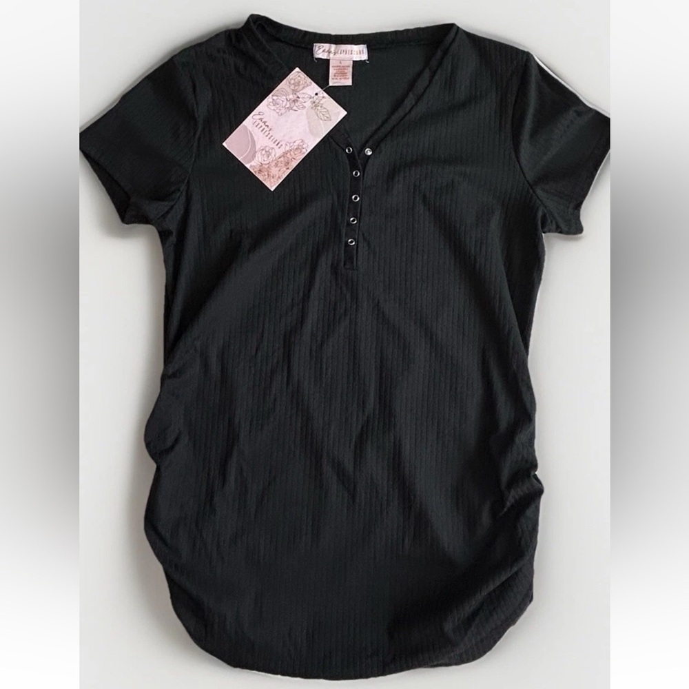 Emma’s Expressions Henley 3 Snap Ribbed Stretch Black Top-M~L